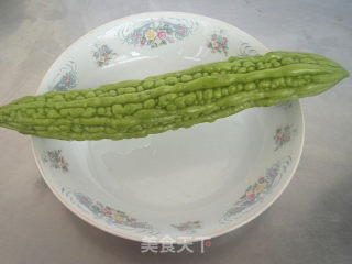 芝麻酱拌苦瓜的做法步骤：1