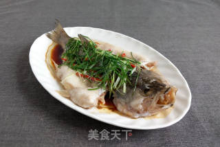 清蒸鲈鱼的做法步骤：10