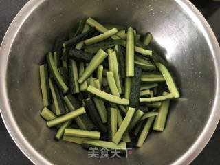 #凉拌菜#脆拌黄瓜的做法步骤：1