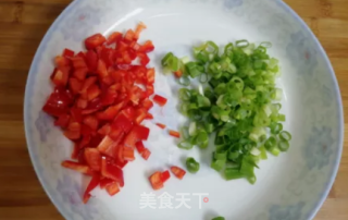纯娱乐，非常简单的家庭小披萨哈哈！给孩子吃的做法步骤：3
