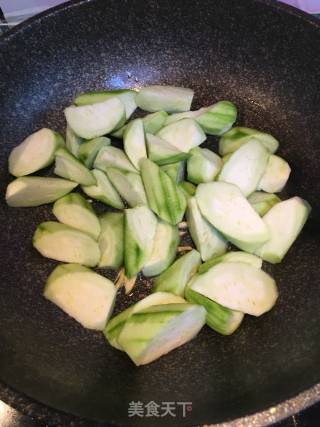 丝瓜焖毛豆的做法步骤：5