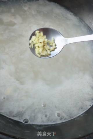皮蛋瘦肉粥的做法步骤：3
