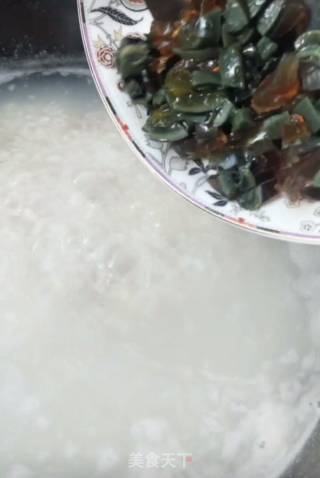 皮蛋瘦肉粥的做法步骤：7