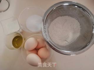 戚风蛋糕的做法步骤：1