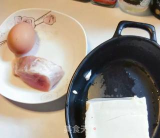 猪肉豆腐蒸水饭的做法步骤：1