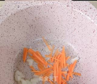 虾仁菠菜面的做法步骤：2