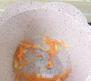 虾仁菠菜面的做法步骤：3