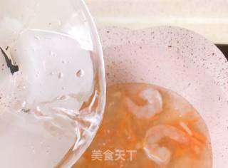 虾仁菠菜面的做法步骤：4