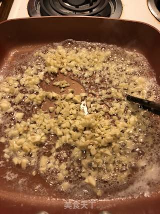 蒜香黄油煎扇贝的做法步骤：5