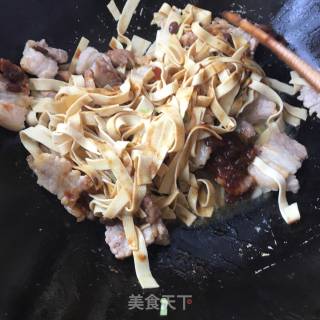 酱香豆腐皮的做法步骤：6