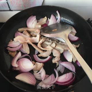 洋葱炒肚丝的做法步骤：3