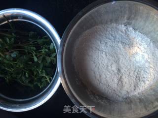 马齿苋煎饼的做法步骤：1