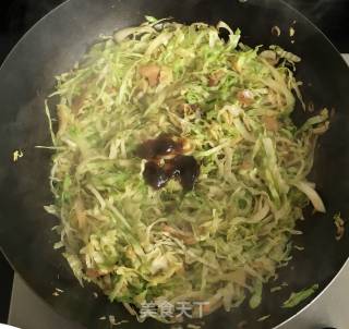 快手小炒菜之五花肉片炒大头菜的做法步骤：5