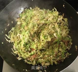 快手小炒菜之五花肉片炒大头菜的做法步骤：6