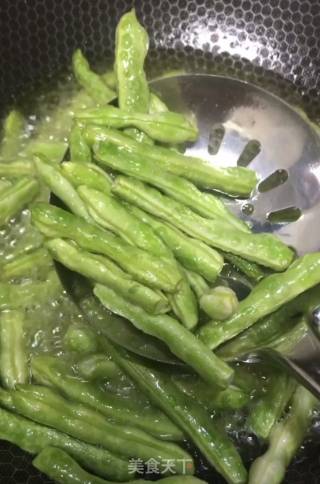 干煸豆角的做法步骤：5