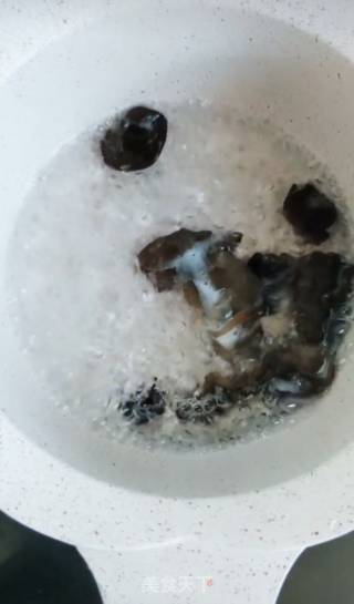 猪肉木耳泥的做法步骤：4