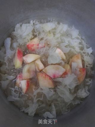 蜜桃玫瑰银耳羹的做法步骤：4