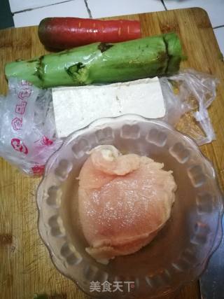 鸡肉丸的做法步骤：1
