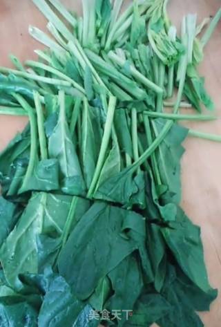 菠菜蛋花汤的做法步骤：2