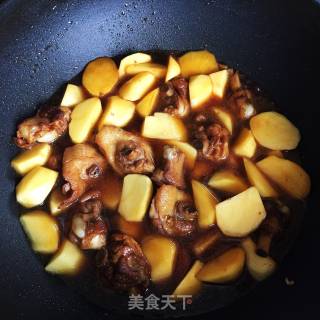 鸭翅焖土豆的做法步骤：11