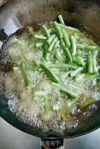 素干煸豆角的做法步骤：3