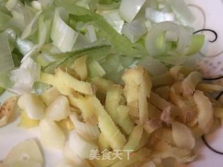 酸菜炖粉条的做法步骤：3