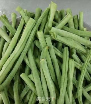 风味长豆角的做法步骤：1
