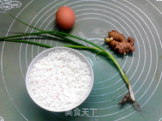 姜蓉蛋炒饭的做法步骤：1