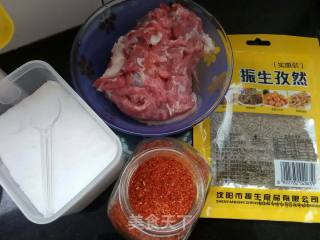 烤羊肉串(简单粗暴烤箱版)的做法步骤：1