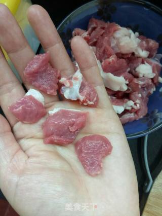 烤羊肉串(简单粗暴烤箱版)的做法步骤：2