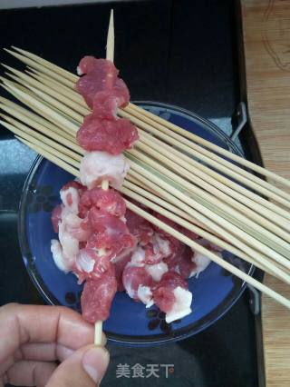 烤羊肉串(简单粗暴烤箱版)的做法步骤：4