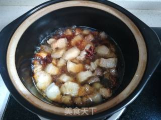 土豆红萝卜烧肉的做法步骤：7