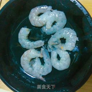 柠香鲜虾烘蛋的做法步骤：1