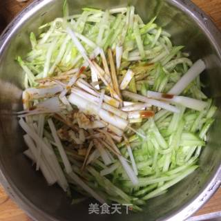 黄瓜拌豆腐丝的做法步骤：6