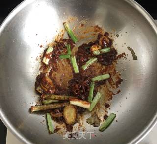 酱猪颈骨的做法步骤：5
