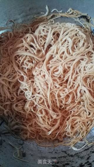 酱炒面条的做法步骤：4