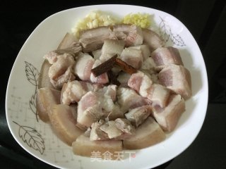 红烧肉的做法步骤：1