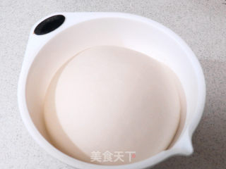 美味时尚面包【纺锤形砂糖黄油餐包】的做法步骤：4