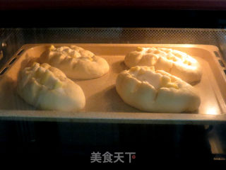 美味时尚面包【纺锤形砂糖黄油餐包】的做法步骤：16