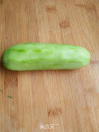 凉拌菜——鱼饼三色拌的做法步骤：1