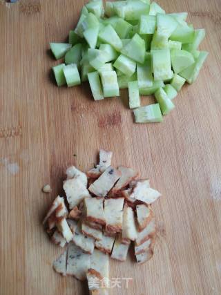 凉拌菜——鱼饼三色拌的做法步骤：3