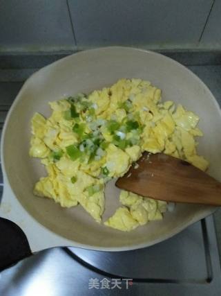 鸡蛋炒黄花菜的做法步骤：7