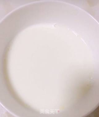 奶香南瓜蒸蛋羹的做法步骤：2