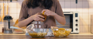范爷同款的百香果柠檬蜜！简单粗暴的夏日美白饮品！的做法步骤：7