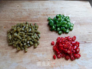酸辣炒鸭肉的做法步骤：4