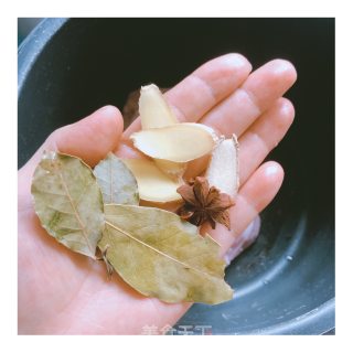 自制猪肉松的做法步骤：3