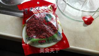 自酿红枣枸杞酒的做法步骤：2