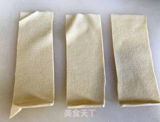千张卷肉的做法步骤：2