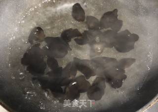 凉拌苦瓜黑木耳的做法步骤：4