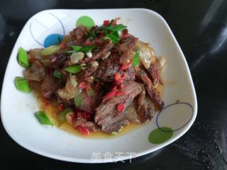 小炒猪头肉的做法步骤：1